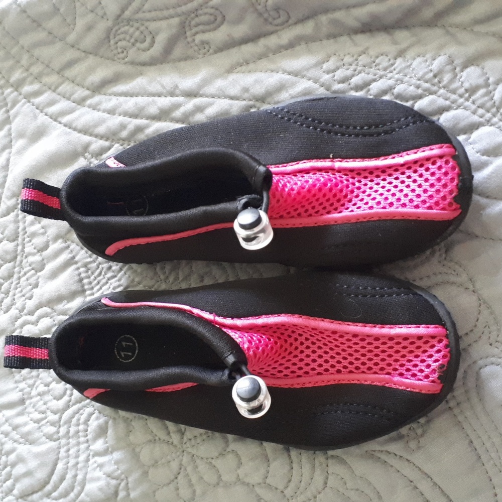 Water shoes